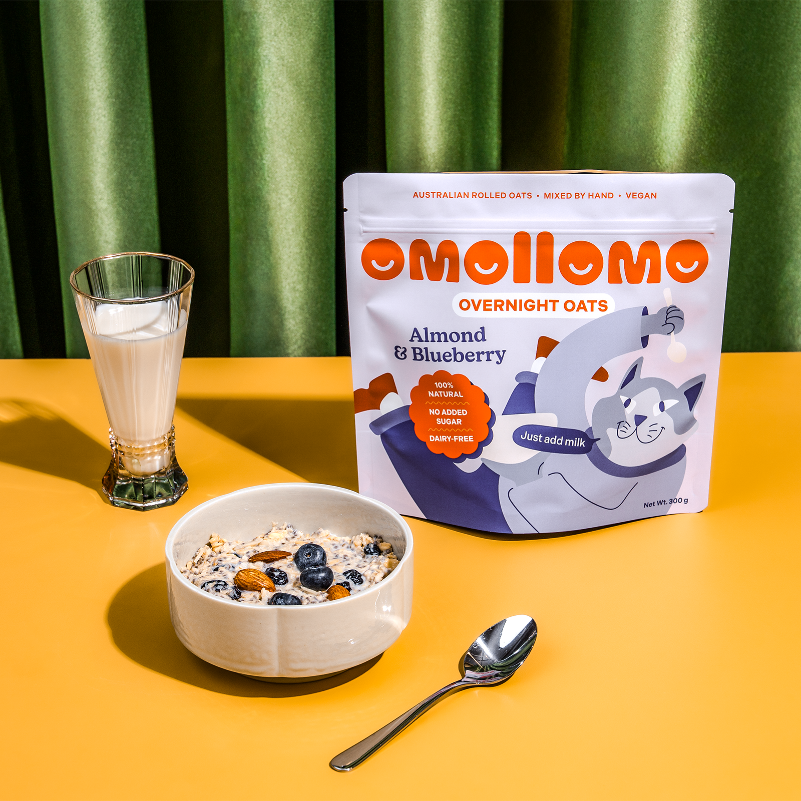 Almond & Blueberry Overnight Oats